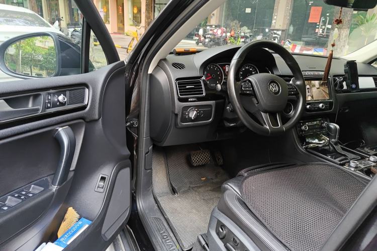 Used Volkswagen Touareg 2017 3.0 TSI Touareg Edition Driver Seat