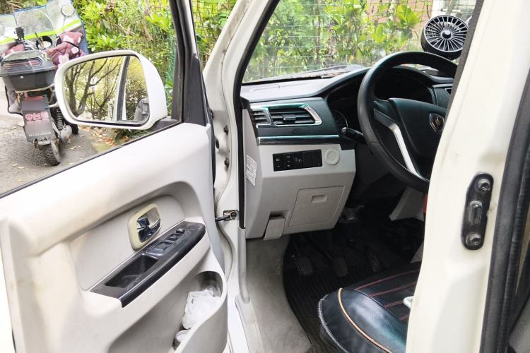 Used Jinbei New Hiace X30L 2018 1.5L Wealth Edition DLCG14 Driver Seat