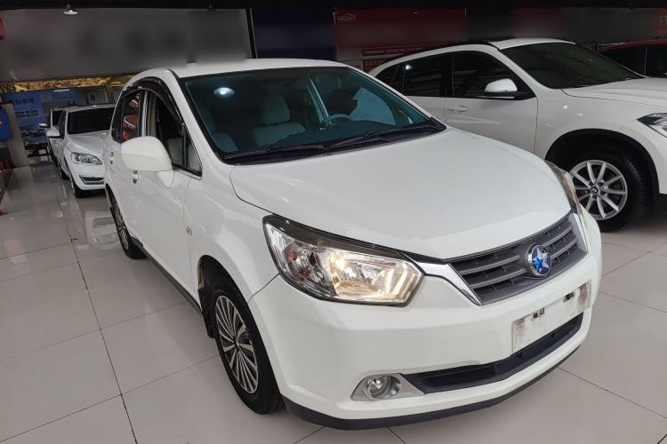 Used Venucia D50 2013 1.6L Automatic Fashion Edition Front Right 45 Deg