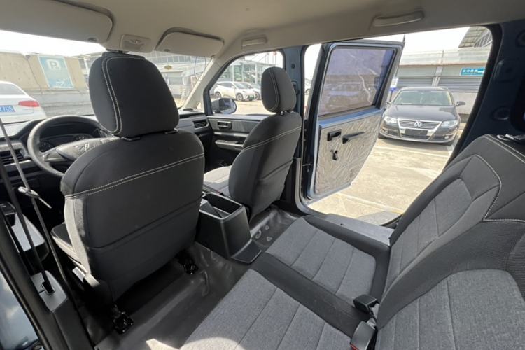 Used Wuling Hongguang PLUS 2020 1.5L Manual Standard Edition 7-Seater
