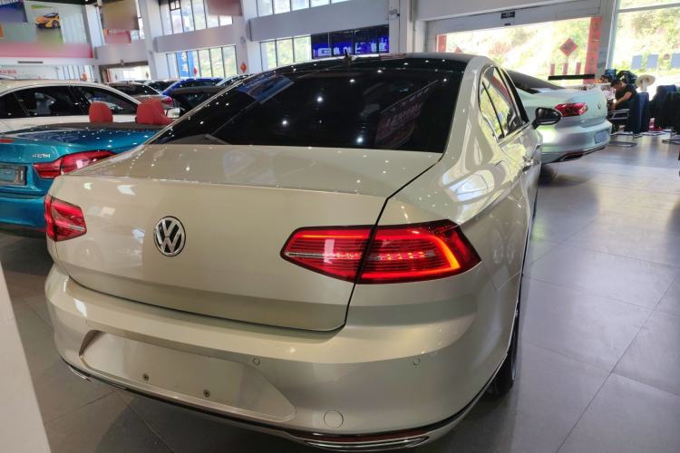 Used Volkswagen Magotan 2019 330TSI DSG Luxury Model China V Standard Rear