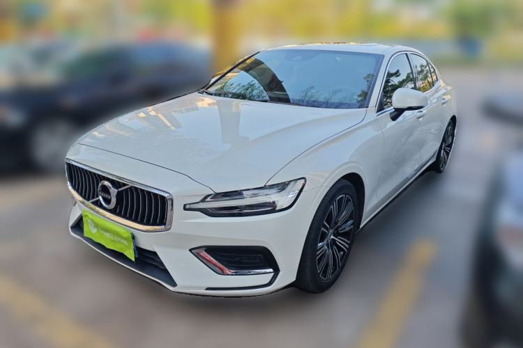 Used Volvo S60 2022 B4 Zhiyuan Luxury Edition