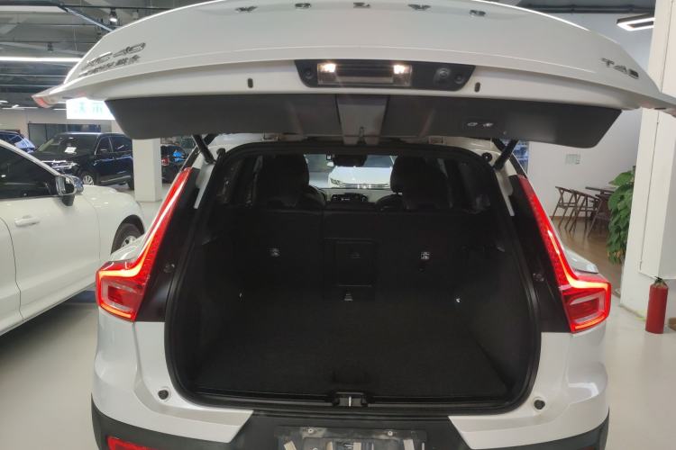 Used Volvo XC40 2021 T4 Four-Wheel Drive Smart & Sporty Edition Trunk