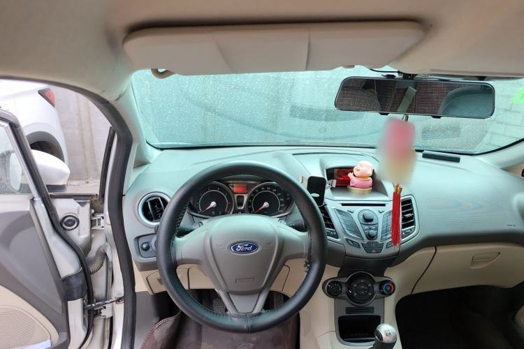 Used Ford Fiesta 2011 Sedan 1.5L Manual Fashion Edition
