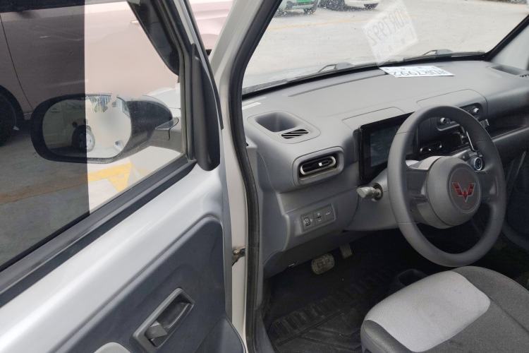 Used Wuling Zhiguang New Energy 2025 Model 305km Ambitious Edition
