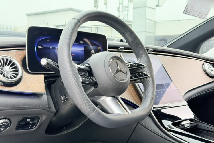 Used Mercedes-Benz EQE 2022 350 Luxury Edition Interior 2