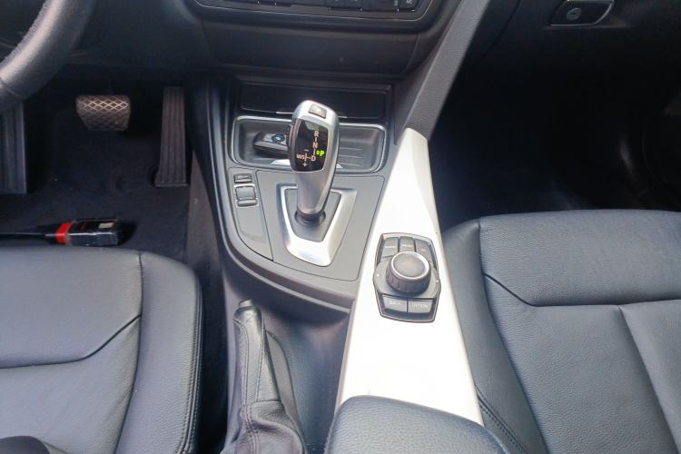 Used BMW 3 Series GT 2013 320i Leading Model
