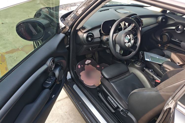 Used MINI 2022 1.5T COOPER Artist