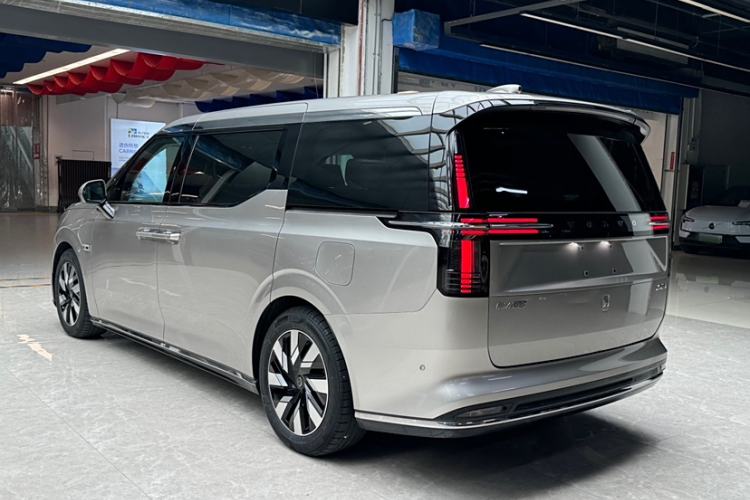 Used Volvo EM90 2025 Ultra Six-Seater