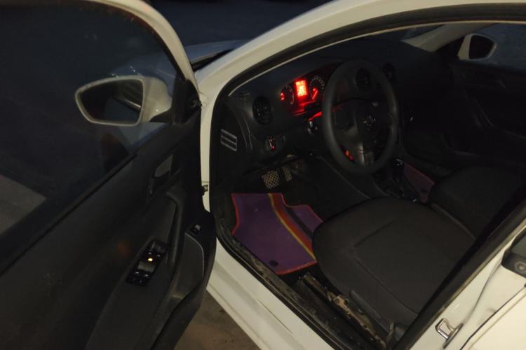 Used Volkswagen Jetta 2015 1.6L Automatic Fashion Model Driver Seat