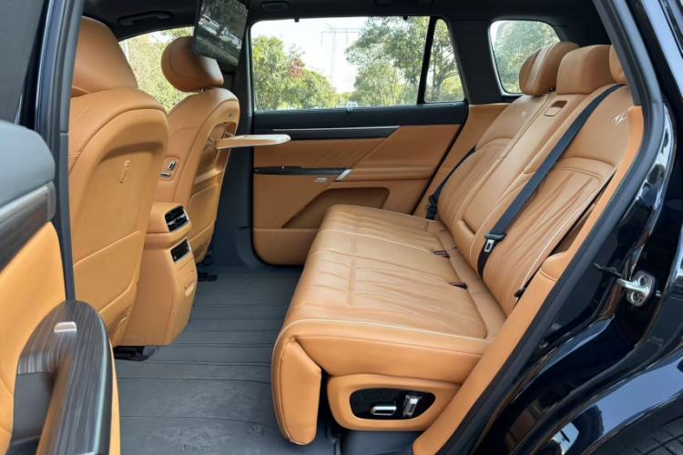 Used Dongfeng eπ eπ008 2025 210 Ultra Range-Extended Version 5 Seats
