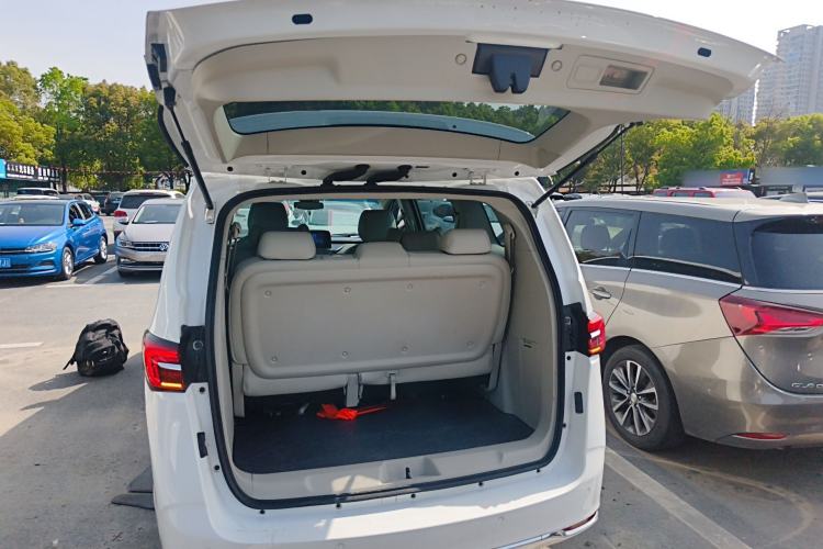 Used Buick GL8 2023 Land Executive Class Comfort Model