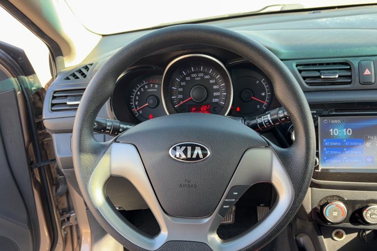 Used Kia K2 2015 Hatchback 1.4L AT GLS Cool Edition
