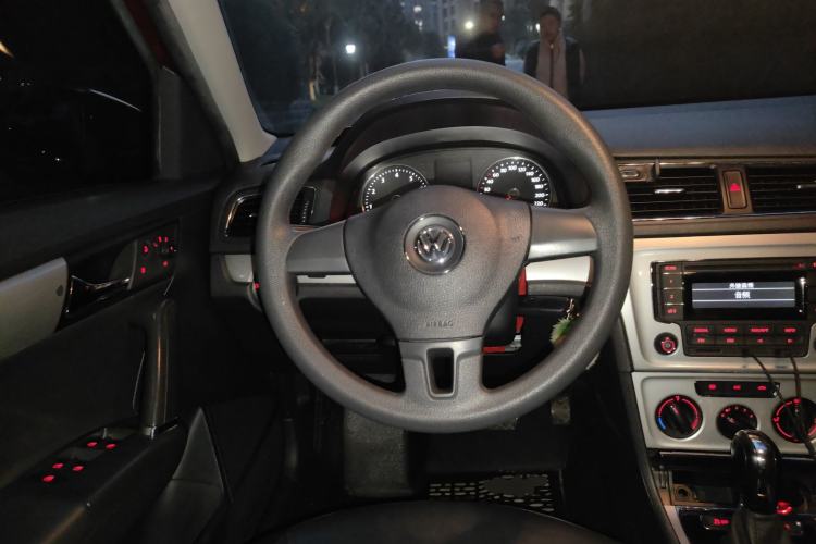 Used Volkswagen Gran Lavida 2014 1.6L Automatic Sport Edition
