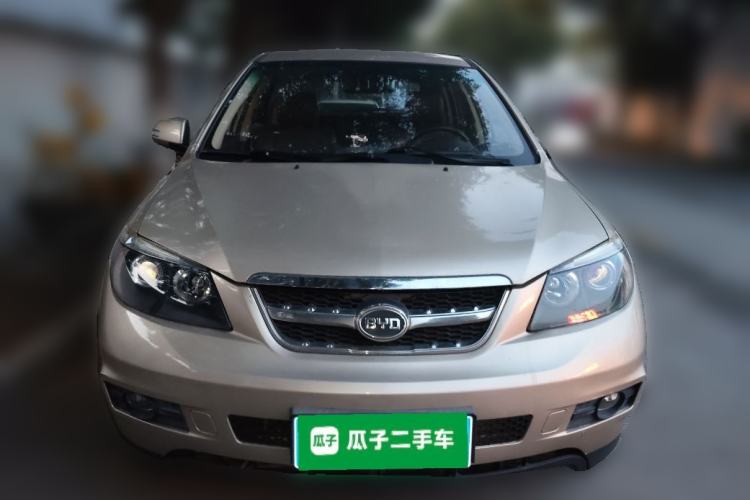 Used BYD S6 2014 2.0L Manual Luxury 5-Seater