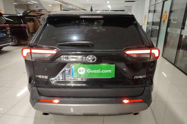 Used Toyota RAV4 2021 2.0L CVT Two-Wheel Drive Fashion Edition Rear