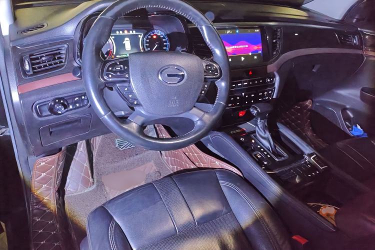 Used GAC Trumpchi GS8 2017 320T Two-Wheel Drive Luxury Smart Connectivity Version (7 Seats)
