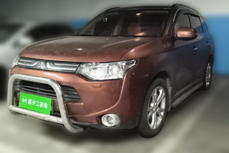 Used Mitsubishi Outlander 2013 2.4L 4x4 Luxury Navigation Edition 5 Seats