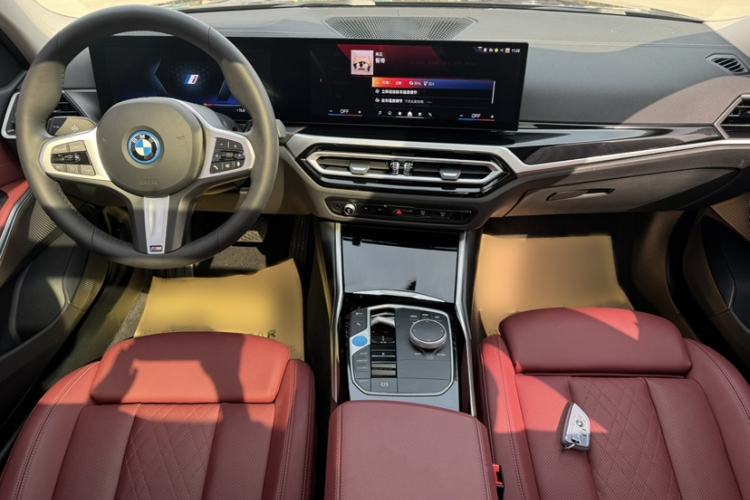 Used BMW i3 2024 eDrive 35 L
