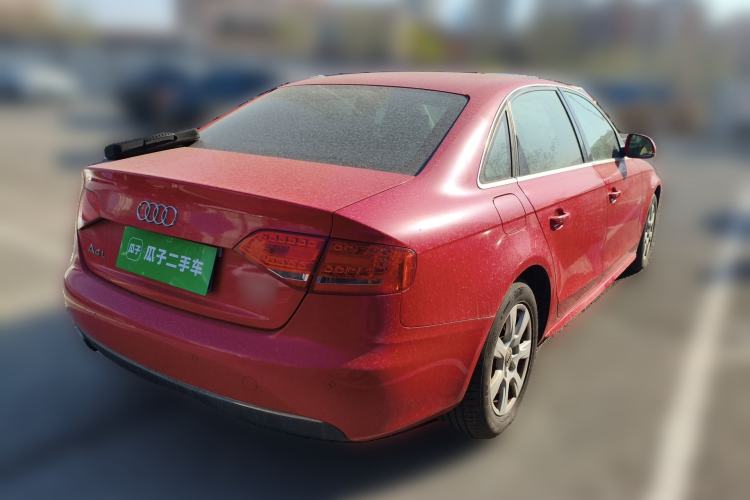 Used Audi A4L 2012 2.0 TFSI automatic standard version
