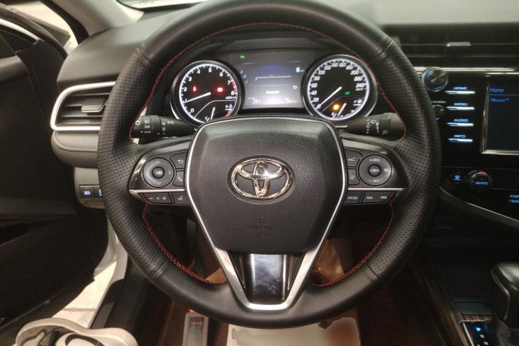 Used Toyota Camry 2018 2.0G Luxury Edition
