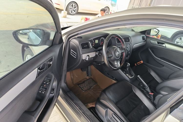 Used Volkswagen Sagitar 2014 1.6L Automatic Comfort Model