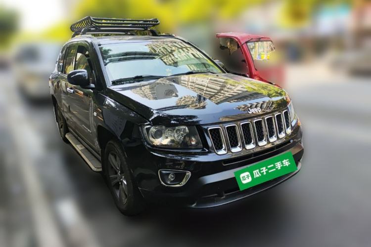 Used Jeep Compass 2014 Revised Version 2.4L Four-Wheel Drive Comfort Edition Front Right 45 Deg