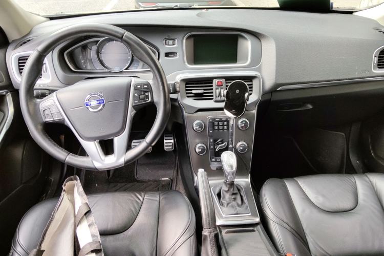 Used Volvo V40 2013 2.0T Zhiya Edition