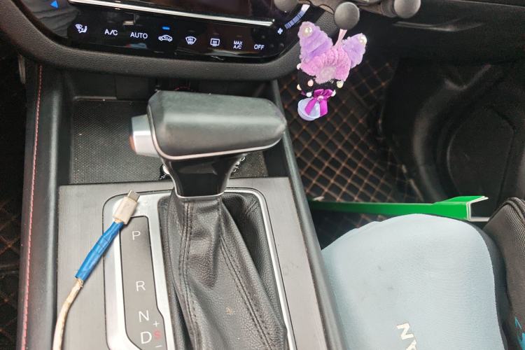 Used CHANGAN CS35PLUS 2019 1.4T DCT Chuanlian Blue Whale Edition Gear Lever