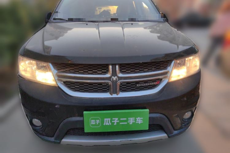 Used Dodge Journey 2013 2.4L Two-Wheel Drive Luxury Version Front