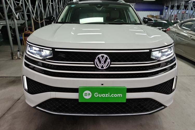 Used Volkswagen Tavendor 2023 380TSI All-Wheel Drive R-Line Journey Edition
