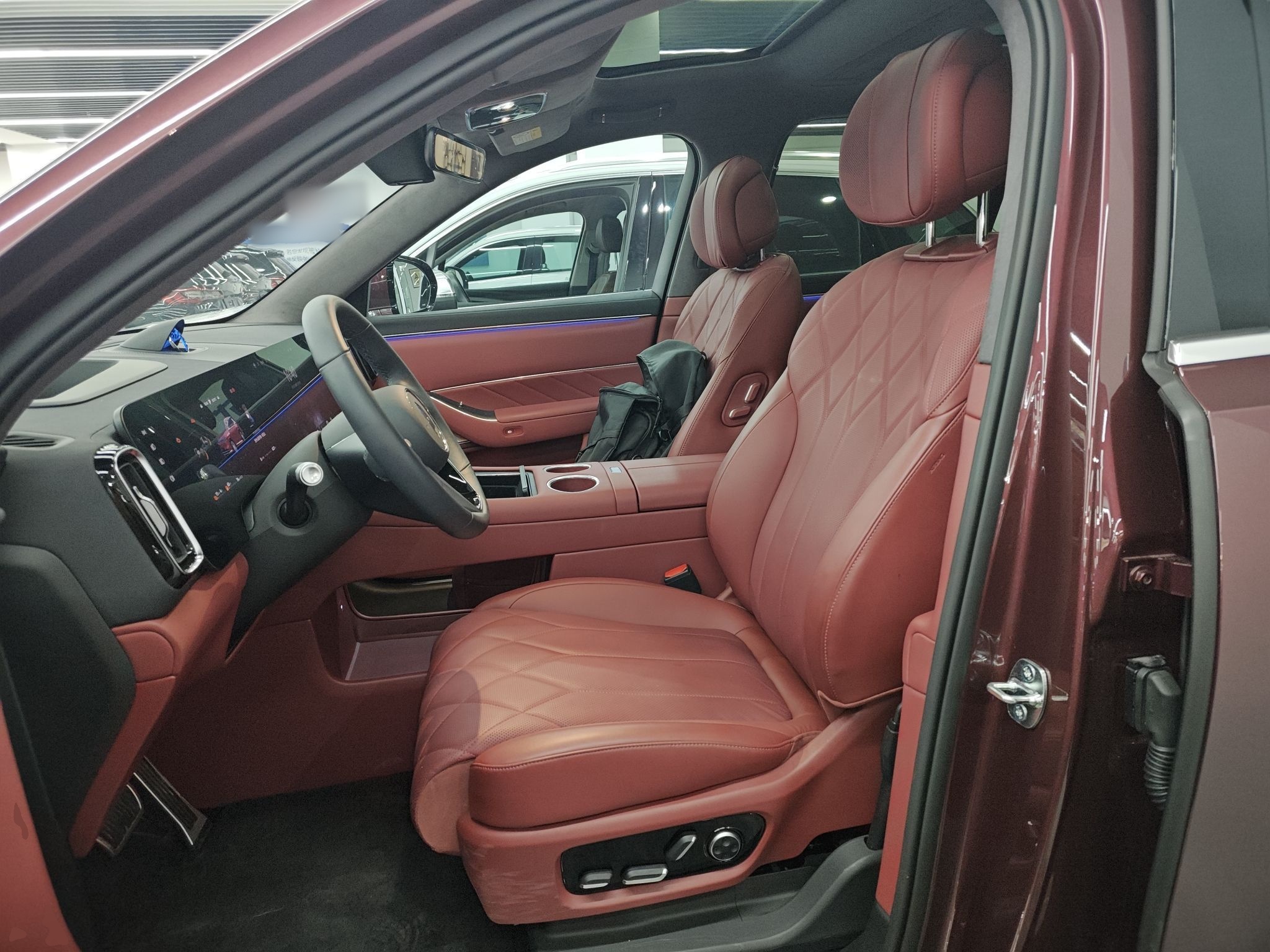 Переднее сиденье в автомобиле