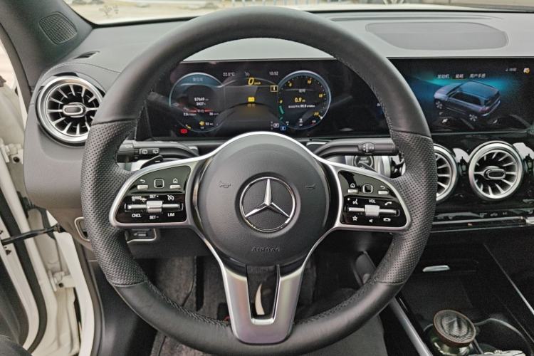 Used Mercedes-Benz GLB 2022 GLB 220 Dynamic Edition Steering Wheel