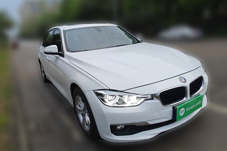 Used BMW 3 Series 2016 316Li Fashion Model Front Right 45 Deg