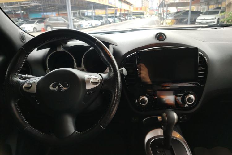 Used Infiniti ESQ 2014 1.6L Spontaneous Edition