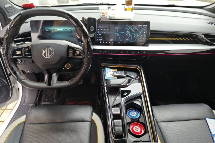 Used MG 5 Scorpio 2022 1.5T Trophy Sport Flagship Edition Center Console