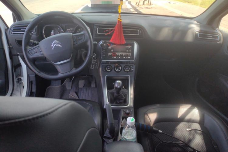 Used Citroen C4 Sega 2016 1.6L Manual Luxury Model Center Console