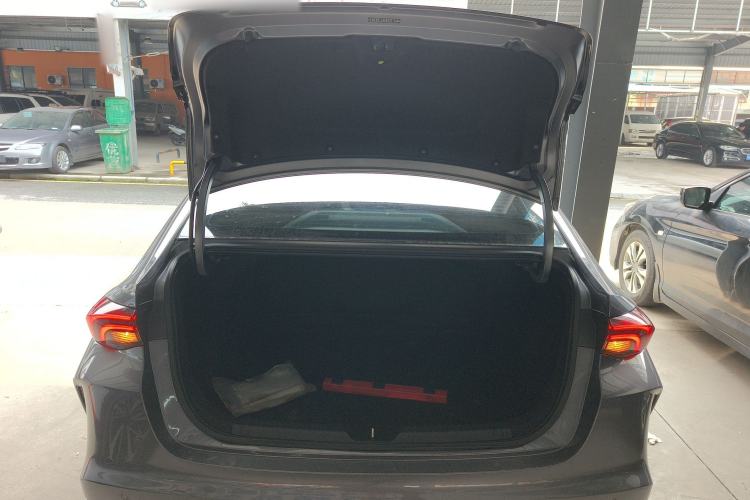 Used GAC Trumpchi EMPOW 2021 270T DCT J15 Version Trunk