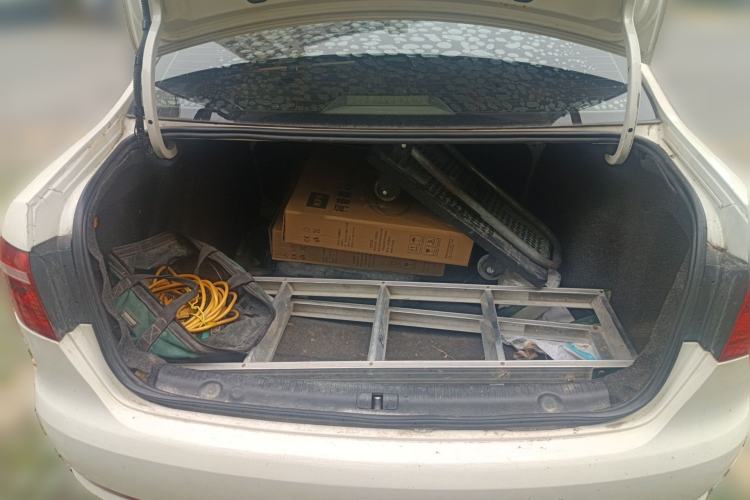 Used Volkswagen Lavida 2013 Revised Classic 1.6L Automatic Fashion Edition Trunk