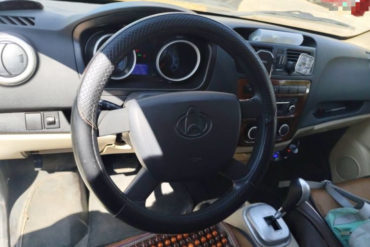 Used CHANGAN KAICHENG Ruixing EM80 2022 Flat Roof with Liftgate 2 Seats 60kW 41.86kWh Steering Wheel