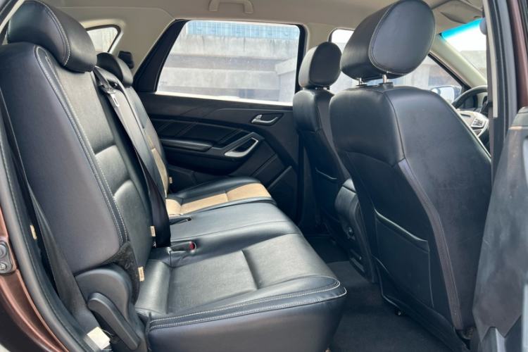 Used JMC Yusheng S350 2016 2.0T Automatic All-Wheel Drive Gasoline Luxury Edition 5 Seats Interior 2