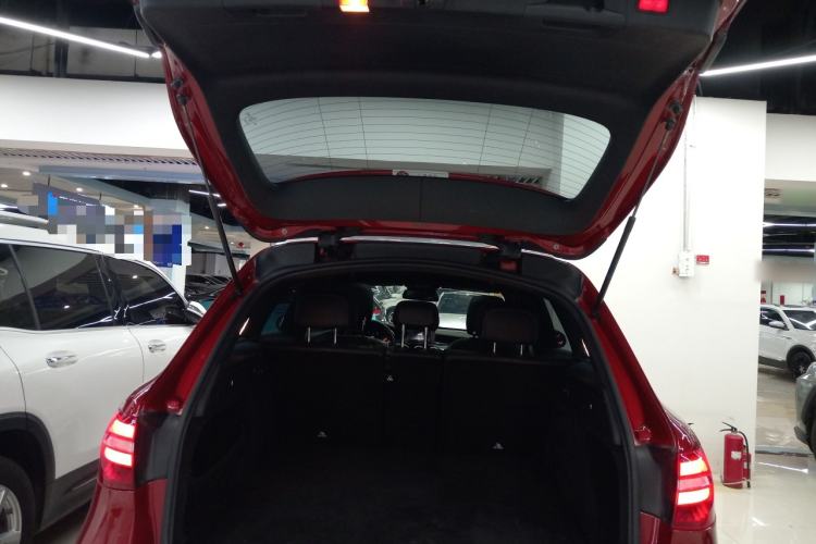 Used Mercedes-Benz GLC 2018 GLC 260 4MATIC Luxury Model
