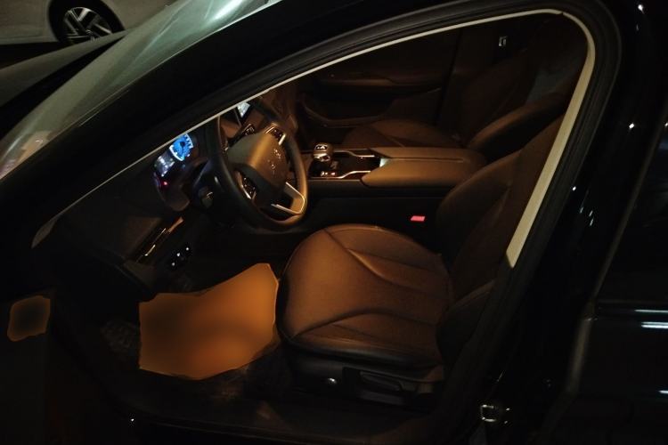 Used Hongqi E-QM5 2022 431 km Charge & Enjoy Edition Driver Seat