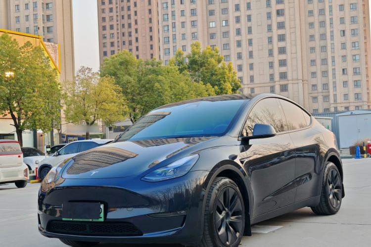 Used Tesla Model Y 2024 Long-Range All-Wheel-Drive Version