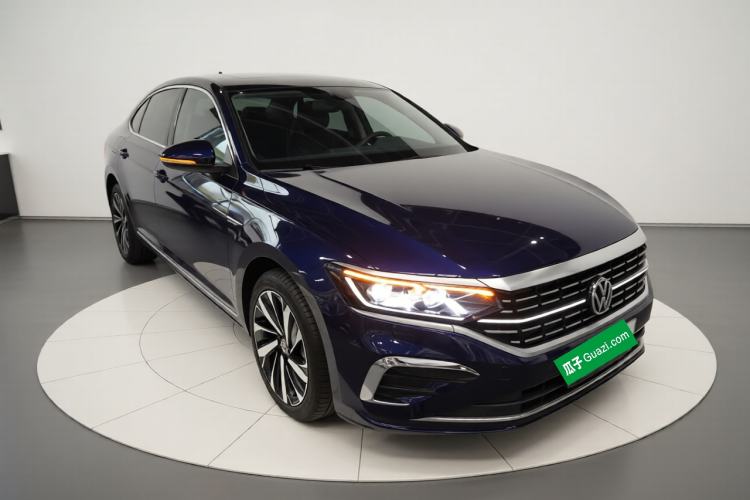 Used Volkswagen Passat 2023 Facelift 330TSI Luxury Edition Exterior 1