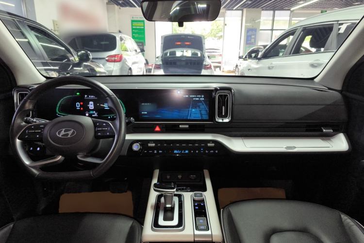 Used Hyundai ix35 2023 Musso 2.0L Prestige LUX Edition Center Console