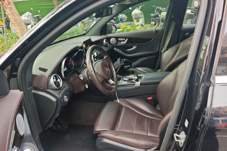 Used Mercedes-Benz GLC 2017 GLC 260 4MATIC Dynamic Edition Left Front Seat