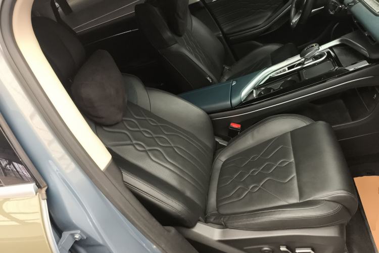 Used VOYAH FREE 2021 Four-Wheel Drive Standard Range-Extended Exclusive Luxury Package
