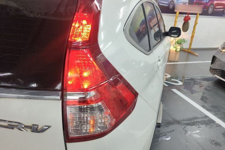 Used Honda CR-V 2016 2.0L Two-Wheel Drive Classic Edition Right Rear Taillight