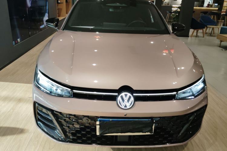 Used Volkswagen Passat 2025 Pro 380TSI Starry Dragon Luxury Edition
